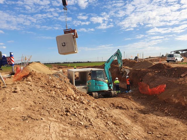Realiza una obra en la carretera regional que comunica La Aparecida con el polígono de Los Camachos - 1, Foto 1