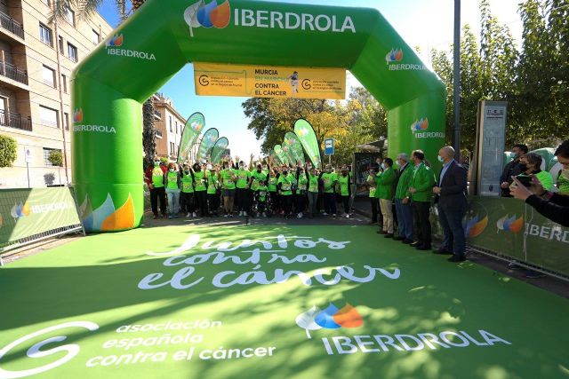 La marea verde contra el cáncer vuelve a llenar con su solidaridad las calles de Murcia - 1, Foto 1