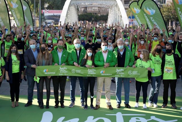 La marea verde contra el cáncer vuelve a llenar con su solidaridad las calles de Murcia - 3, Foto 3