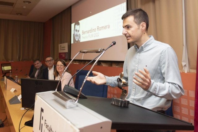 El Ayuntamiento felicita a Bernardino Romera, informático de la localidad, tras ser galardonado con el premio FIUM 2022 de la UMU - 3, Foto 3