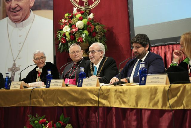 25 años de actividad académica y de historia del Amor de Dios - 2, Foto 2