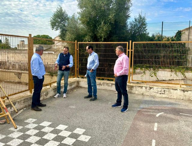 El Ayuntamiento avanza en la construcción del pabellón que se instalará en el antiguo colegio de La Hoya que hará de sede de multitud de actividades en la pedanía - 2, Foto 2