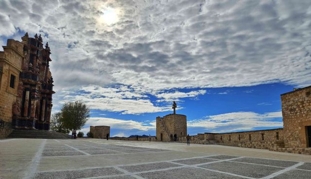 Culminan las obras de pavimentación y drenaje de la explanada del Castillo de Caravaca - 2, Foto 2