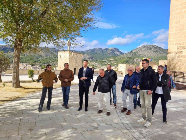 Culminan las obras de pavimentación y drenaje de la explanada del Castillo de Caravaca - 4, Foto 4