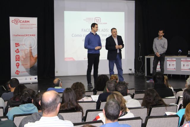 Decenas de comerciantes aprenden a promocionar su negocio en redes sociales - 1, Foto 1