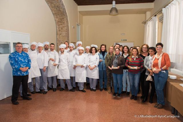 Los alumnos del curso de cocina de la ADLE adaptan sus recetas para celiacos - 1, Foto 1