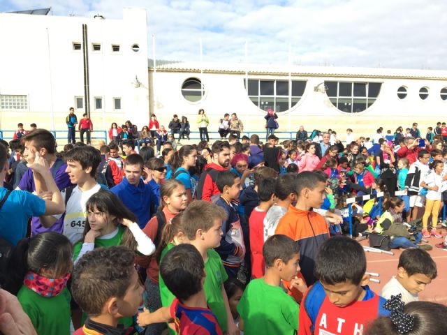 El polideportivo acogió la final municipal Campo a través del programa Deporte en Edad Escolar 16-17 - 2, Foto 2