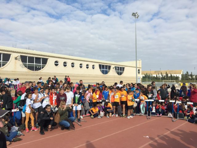 El polideportivo acogió la final municipal Campo a través del programa Deporte en Edad Escolar 16-17 - 3, Foto 3