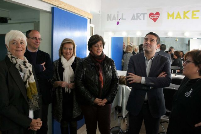 Puesta en funcionamiento de la nueva Aula de Estética en el Centro de Educación de Adultos de Alcantarilla, así como la remodelación de instalaciones - 3, Foto 3