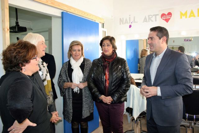 Puesta en funcionamiento de la nueva Aula de Estética en el Centro de Educación de Adultos de Alcantarilla, así como la remodelación de instalaciones - 4, Foto 4