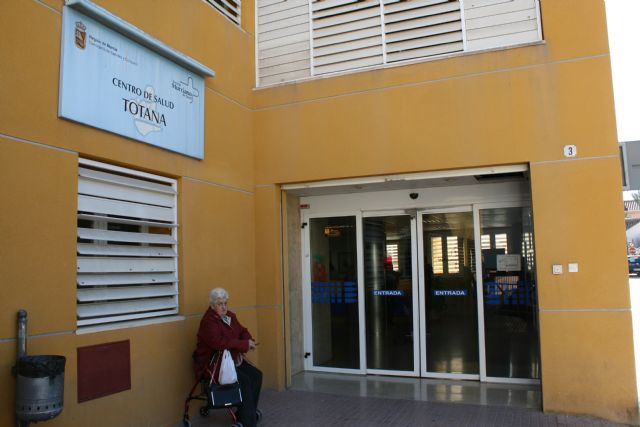 El alcalde se reúne con el consejero de Salud para trasladarle numerosas demandas en materia sanitaria para el municipio de Totana - 2, Foto 2