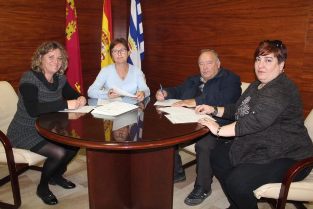 Firmado convenio entre Ayuntamiento y AAVV del Casco Antiguo - 1, Foto 1