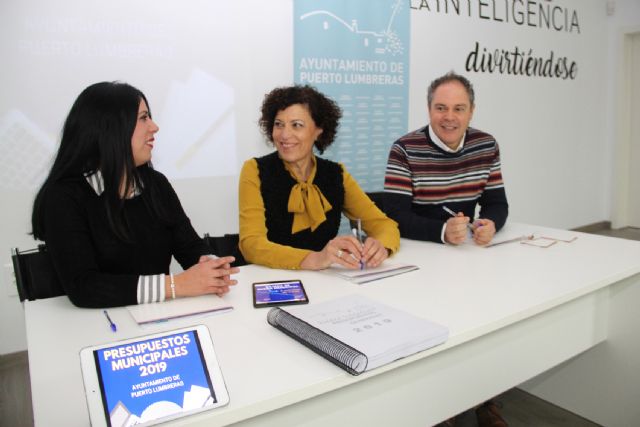 El Ayuntamiento de Puerto Lumbreras presenta los presupuestos 2019 con la mayor bajada de deuda y congelación de impuestos - 2, Foto 2