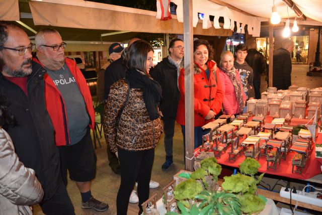 El mercado Navideño de Águilas abre sus puertas en la Plaza de España - 1, Foto 1