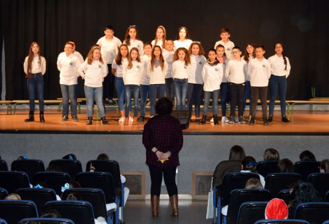 Cerca de 300 escolares participan en el popular festival escolar de villancicos - 3, Foto 3