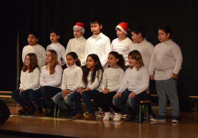 Cerca de 300 escolares participan en el popular festival escolar de villancicos - 4, Foto 4