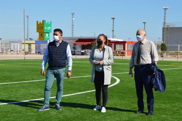 El campo de fútbol municipal Onofre Fernández Verdú ya luce renovado su césped artificial - 5, Foto 5