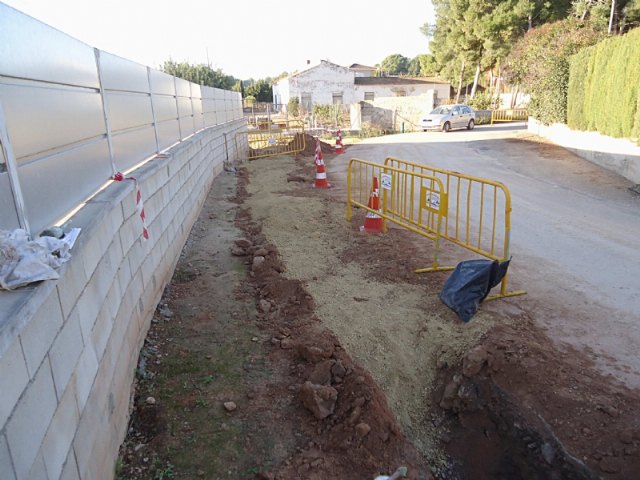 Comienzan las obras de renovación de la tubería de distribución de agua potable en el Camino del Polideportivo, Foto 2