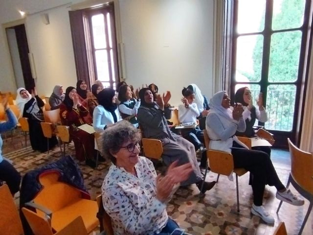 La Universidad Popular de Lorca clausura el Curso de Dependientas en Comercio y Franquicias del Programa SARA financiado por el Instituto de la Mujer - 1, Foto 1