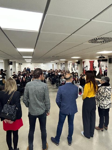 Encuentro alumnado IES de Molina de Segura con embajador Subirana 2022 - 3, Foto 3