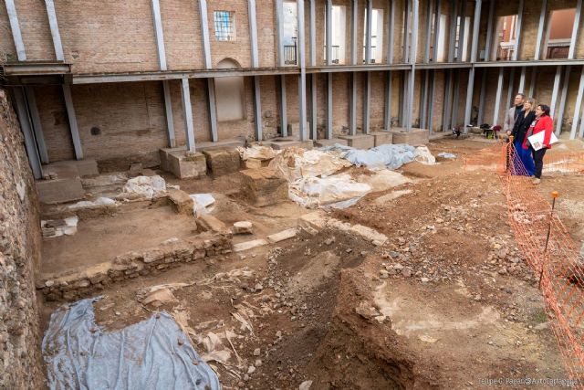 Vuelven las excavaciones al Teatro Romano después de 15 años para recuperar el pórtico - 1, Foto 1