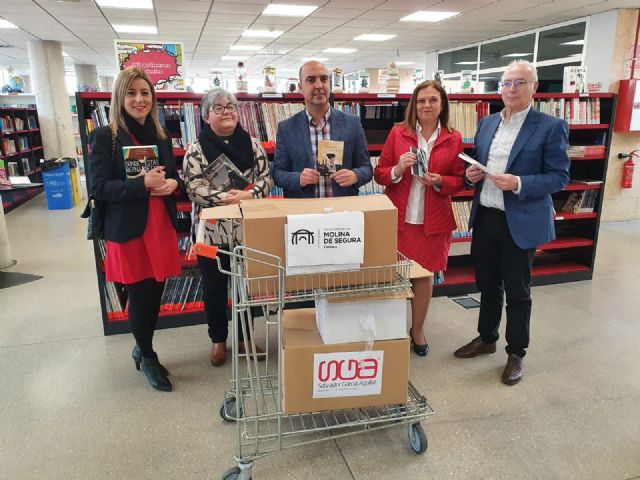 Ribera Hospital de Molina crea una biblioteca para pacientes y familiares gracias a la donación de fondos de la biblioteca municipal Salvador García Aguilar - 1, Foto 1