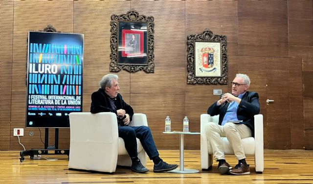 Jordi Sierra i Fabra, galardonado con el I Trofeo ILURO por su trayectoria en la literatura - 4, Foto 4