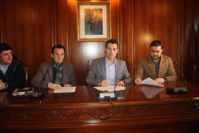 Firmado el contrato que pone en marcha las obras de construcción de una Zona Verde en  el Barrio de San Antonio - 1, Foto 1