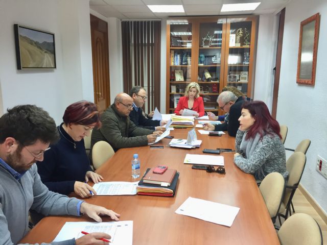 La Junta de Gobierno Local adjudica la dotación de servicios de saneamiento y abastecimiento en Calle Rodríguez de la Fuente, y servicio de aguas de lluvia en Avenida de París, con una inversión de 209.262,36 euros - 1, Foto 1