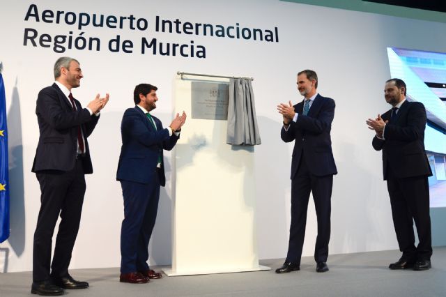 López Miras: El Aeropuerto Internacional de la Región de Murcia es la plataforma definitiva para nuestro despegue turístico y económico, Foto 1