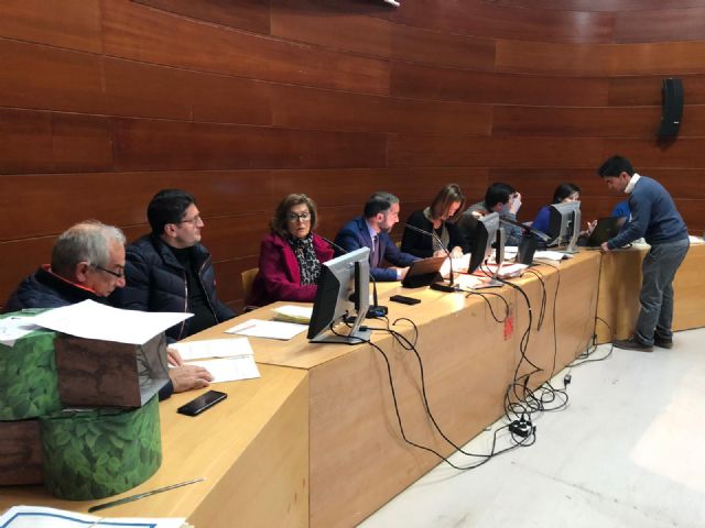 La mesa de contratación estudia la adjudicación de los trabajos de adecuación de la margen derecha y de plantación de especies vegetales en la margen izquierda del río Segura - 1, Foto 1