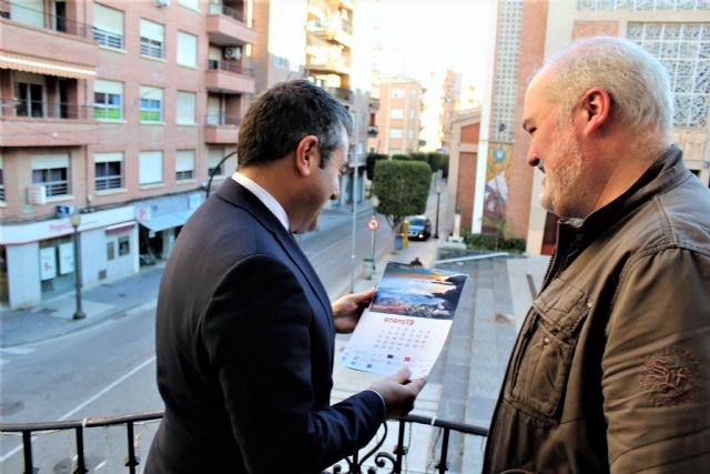 La Sociedad Geográfica de la Región de Murcia entrega al alcalde el calendario para 2019 elaborado con bellos paisajes de la geografía regional - 3, Foto 3
