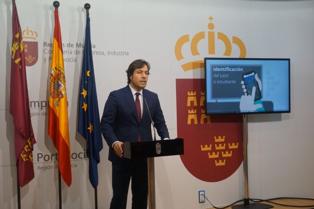 El SEF implanta una app que registra la asistencia a los cursos y acaba con las hojas de firmas - 1, Foto 1