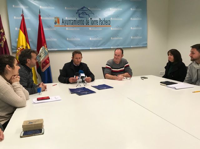 El Ayuntamiento y la Asociación Agrupación Musical de Rondalla Ntra. Sra. del Rosario firman un convenio de colaboración - 2, Foto 2