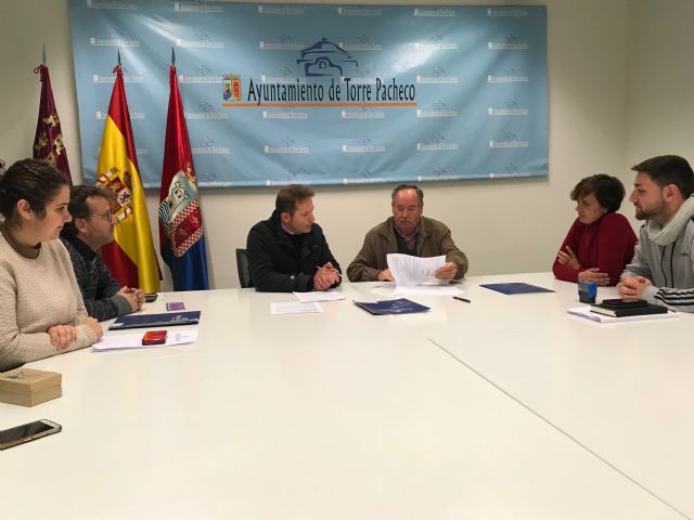 El Ayuntamiento y la Asociación Músico Folklórica Virgen de los Dolores renuevan convenio de colaboración - 3, Foto 3