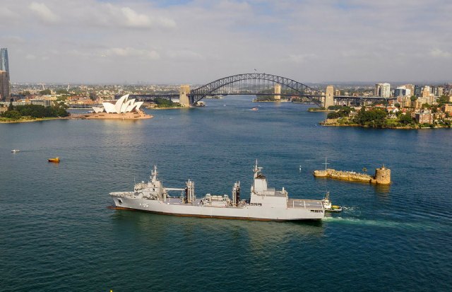 El AAOR Supply, construido por Navantia, llega a la Base Naval de Sydney - 1, Foto 1