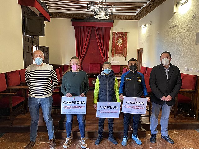 Rancisco Pastor Navarro, María Isabel Orcajada Robles y David Pastor Navarro, ganadores de la I Carrera Virtual Solidaria ‘La Bella Ciudad de Mula’ - 1, Foto 1