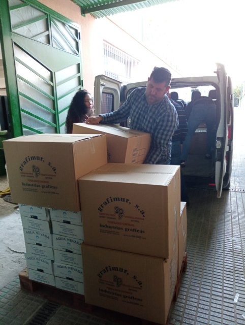 El Belén solidario de la Verónica recibe 1.300 kg de donaciones, Foto 4