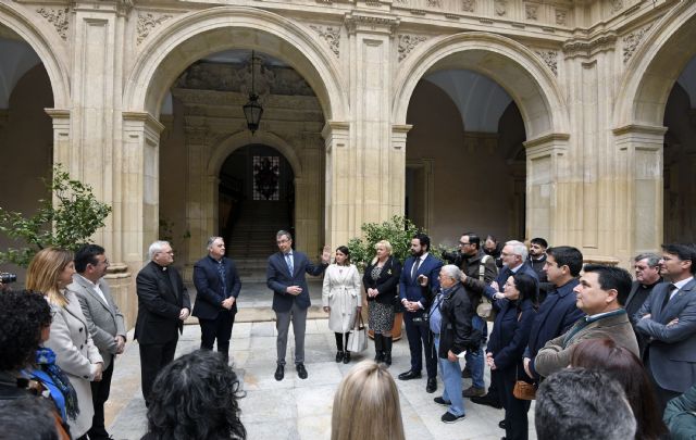 Alcaldes y concejales de la Región de Murcia conocen Los Secretos de la Fachada de la Catedral de Murcia, Foto 2