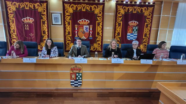 El Gobierno local pone en marcha el proyecto comunitario Escuela de Cuidados para dar respuesta a las necesidades de apoyo que tienen los familiares que cuidan de personas dependientes - 2, Foto 2