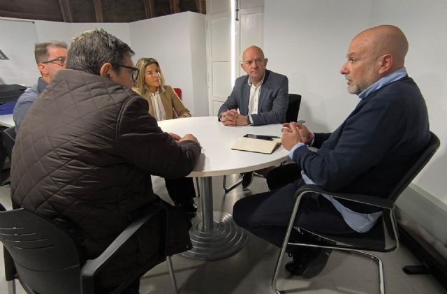 VOX apoya al Comité de Empresa de SABIC y denuncia la responsabilidad del bipartidismo y la Agenda 2030 en los despidos - 3, Foto 3