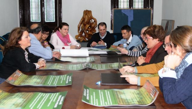 El Gobierno se reúne con los colegios dentro de la campaña informativa para minimizar los efectos de las quemas - 1, Foto 1