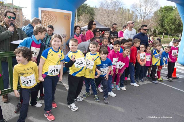 Deporte y solidaridad se dieron la mano en la III Milla Urbana La Huertecica - 2, Foto 2