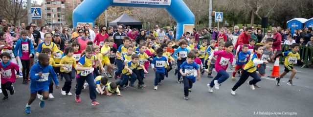 Deporte y solidaridad se dieron la mano en la III Milla Urbana La Huertecica - 3, Foto 3