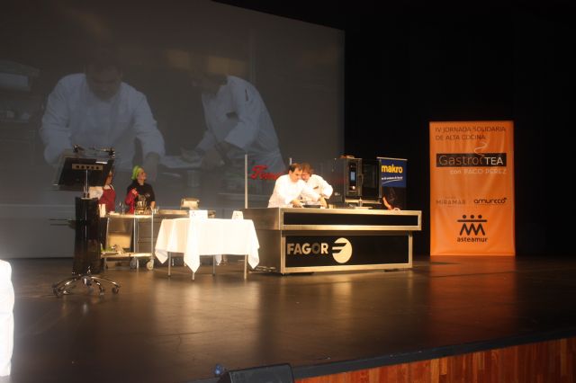 Más de 500 asistentes en el Show Cooking del GastroTEA, protagonizado por el chef Paco Pérez - 3, Foto 3