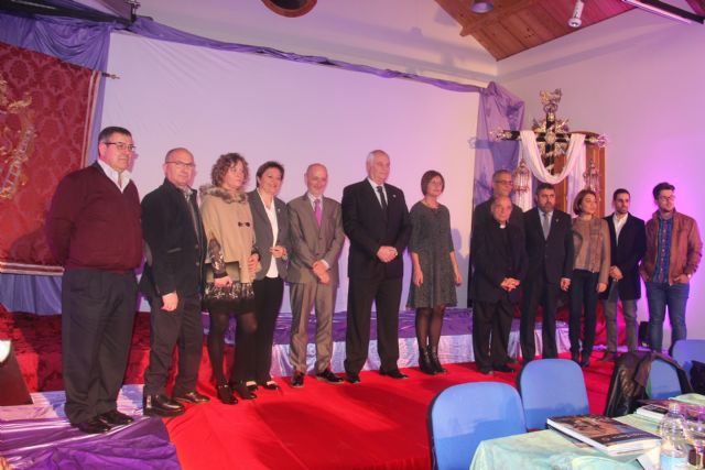 El filólogo Miguel Pérez desgrana los contenidos del libro de Semana Santa 2016 - 1, Foto 1