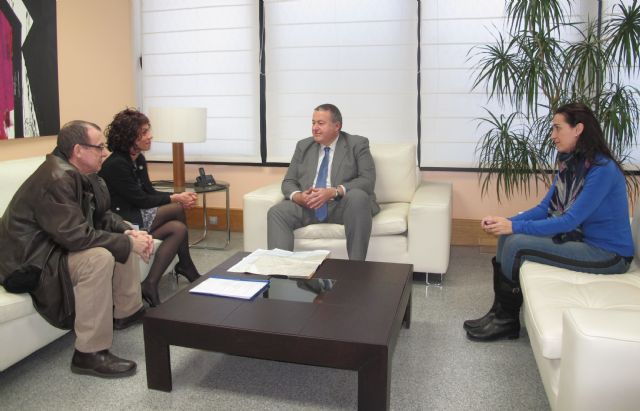 El consejero de Fomento se reúne con la alcaldesa de Beniel - 1, Foto 1