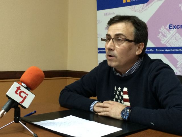 Dos farolas y un árbol caídos, principales destrozos del viento - 2, Foto 2