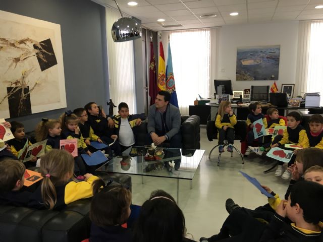 Los compañeros de Joaquín se movilizan para ayudar al pequeños de 4 años que necesita cuatro operaciones para conservar la escasa visión que todavía tiene - 2, Foto 2