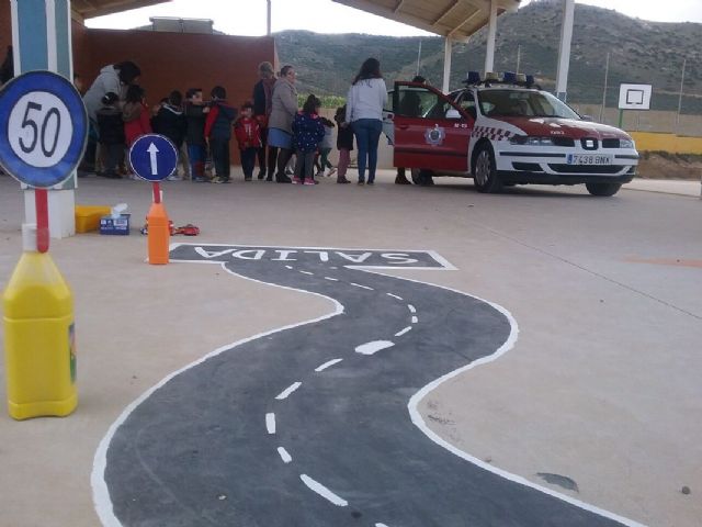 La Policia Local muestra su labor a los alumnos de Infantil del colegio Carthago - 1, Foto 1